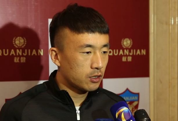 而帅气的元宝也是卖萌不停，超可爱！