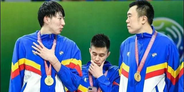 大方认爱卡哥：是的，我们订婚了 锦绣开年！