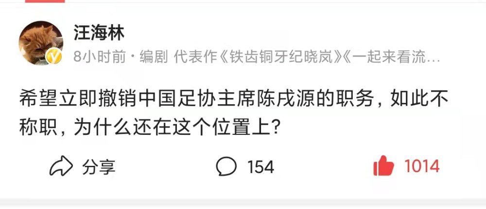 海报上，米莉出演的公主从山洞探出身，一条会飞的巨龙影子投射在山体上，令人不寒而栗。
