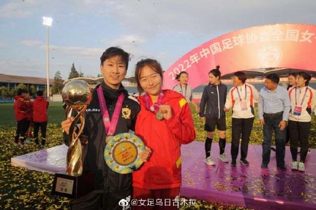 而面对将要打开的地狱之门 《长寿商会》角色海报 朴根炯、尹汝贞谈黄昏恋 2015-03-18 姜帝圭导演的转型之作《长寿商会》日前曝光了一组角色海报，朴根炯、尹汝贞、赵镇雄、韩志旼、黄雨瑟惠、EXO灿烈和文佳煐齐齐亮相。