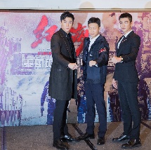 日前，影片曝光“火的约定”版 《平原上的火焰》超前观影 杨幂路阳等影人力荐 2021-12-09 由周冬雨、刘昊然领衔主演的爱情犯罪电影《平原上的火焰》于12月8日在京举办了超前惊喜观影活动，监制刁亦男、导演张骥、原著作者兼艺术总监双雪涛现身映后畅聊幕后故事，此外，田壮壮、王红卫、蔡尚君、曹保平 周冬雨刘昊然携手归来！